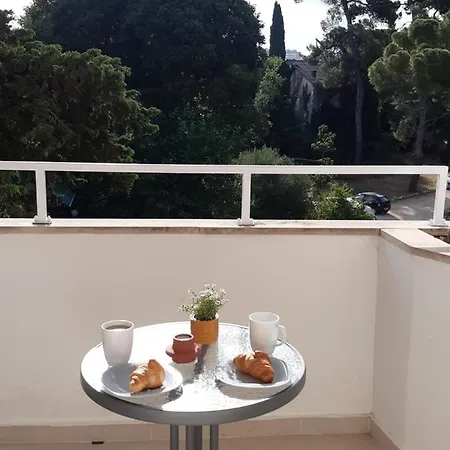 Blaslov Family Apartman Zára