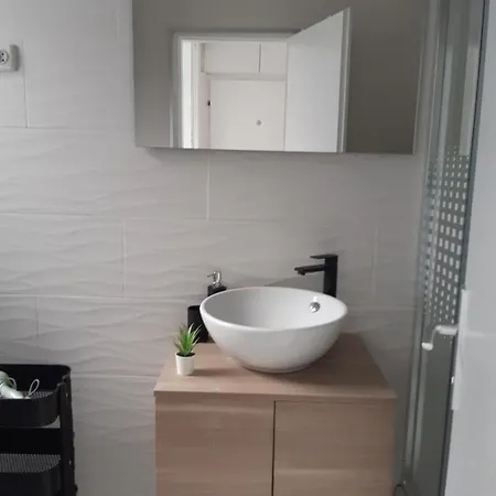 Blaslov Family Apartman *